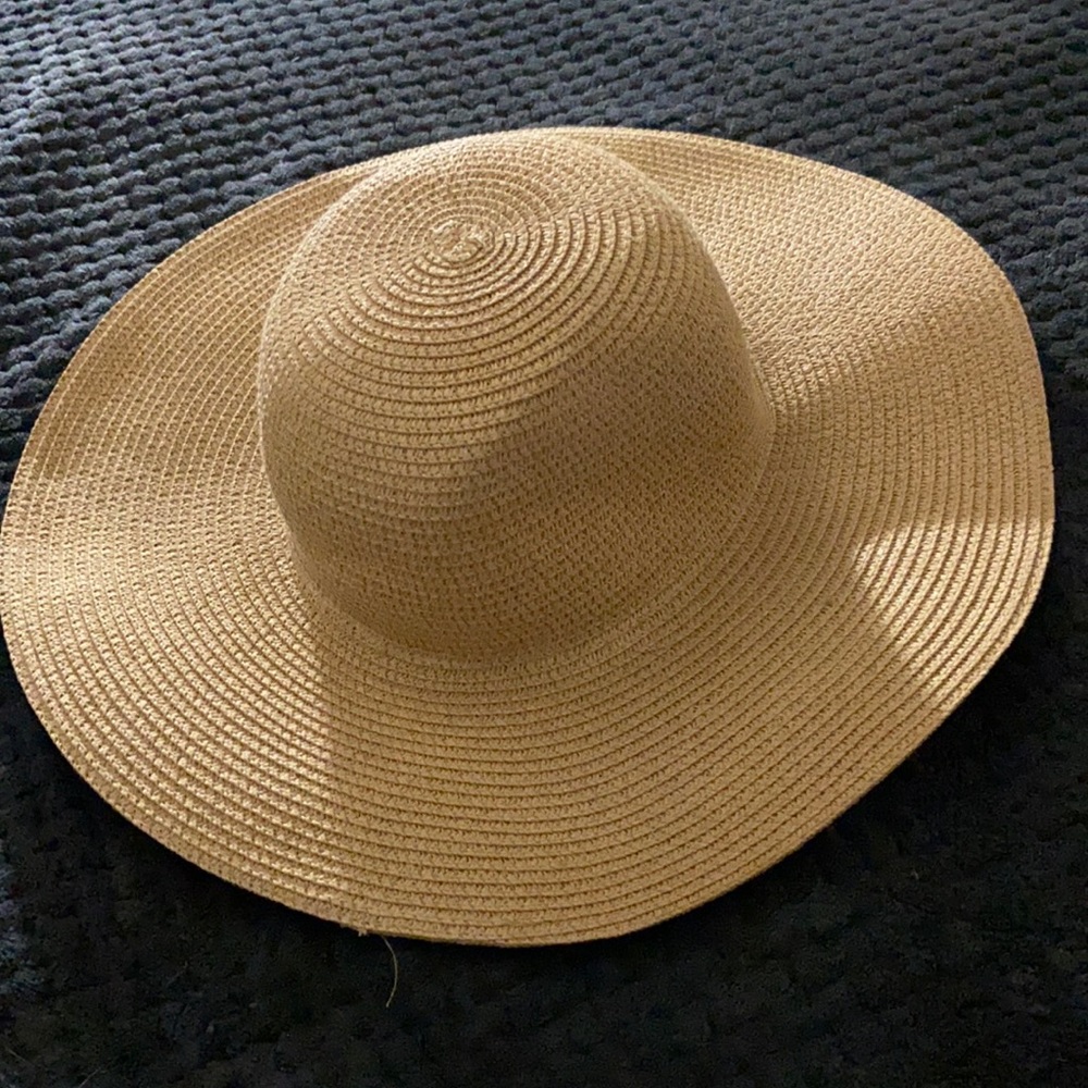 Magid hats. Brown-straw